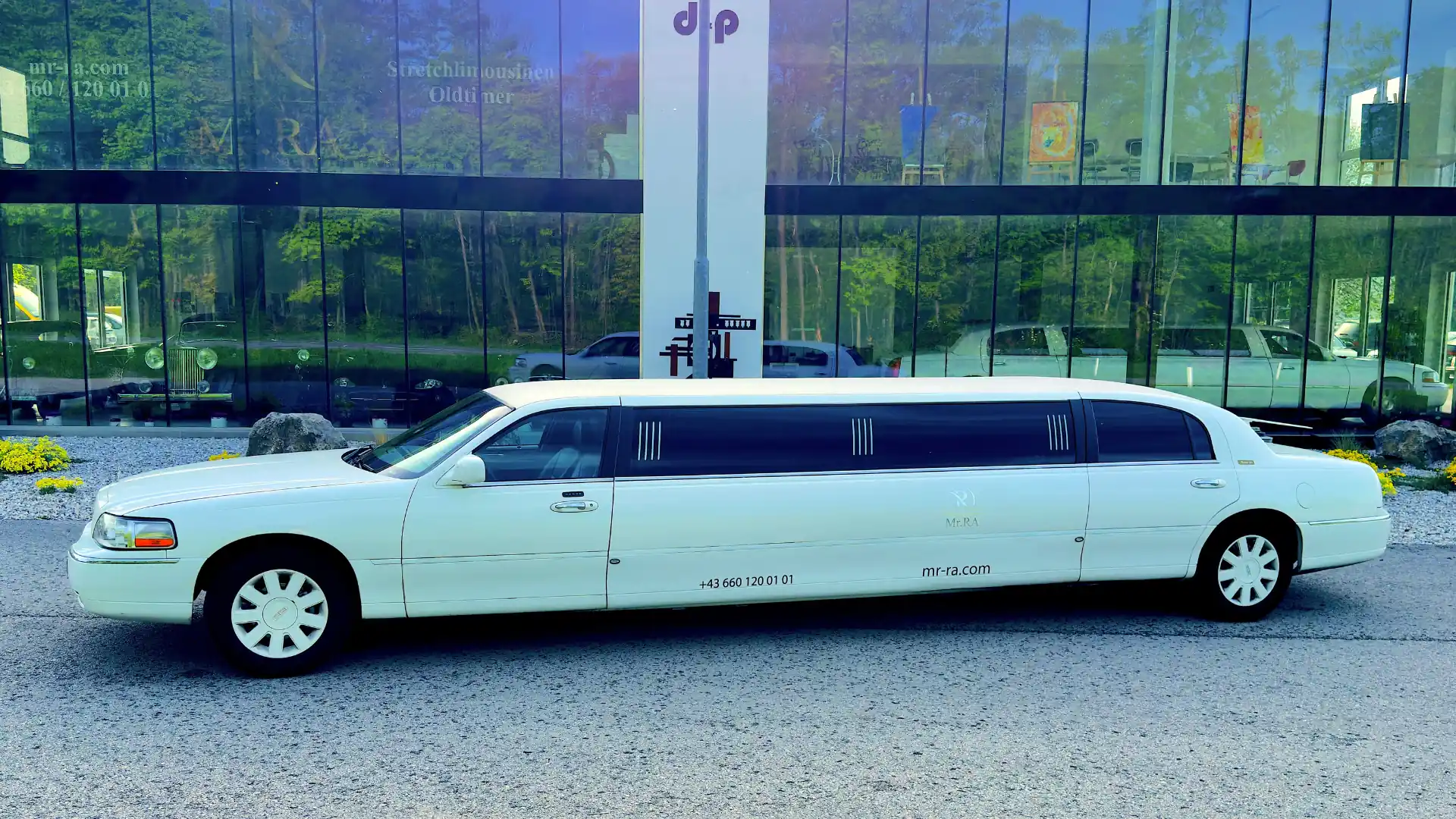 Stretchlimousine mieten, Stretchlimo für Hochzeit mieten in Wien, Stretch Limousine mieten, Stretchlimousine Wien, Limousine Wien, Limousinenservice Niederösterreich, Limousinenservice wien, Limousine mieten Wien
